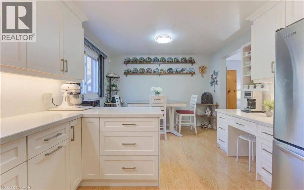 476 WELLINGTON Street N