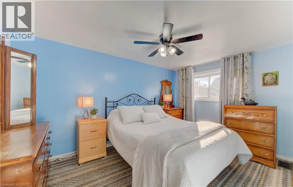 476 WELLINGTON Street N