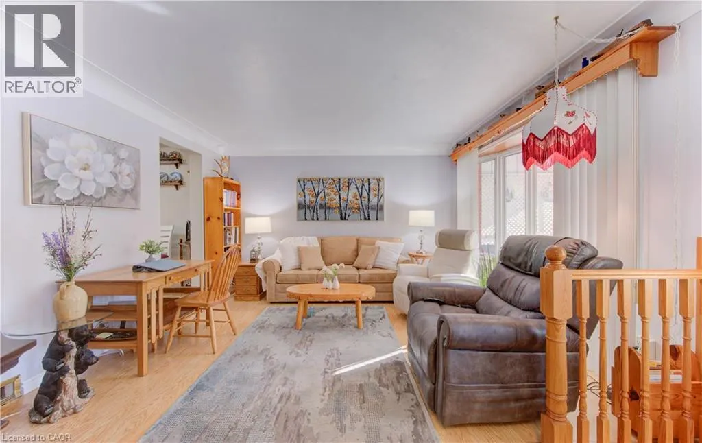 476 WELLINGTON Street N