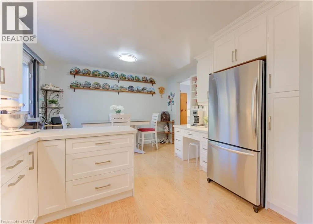 476 WELLINGTON Street N