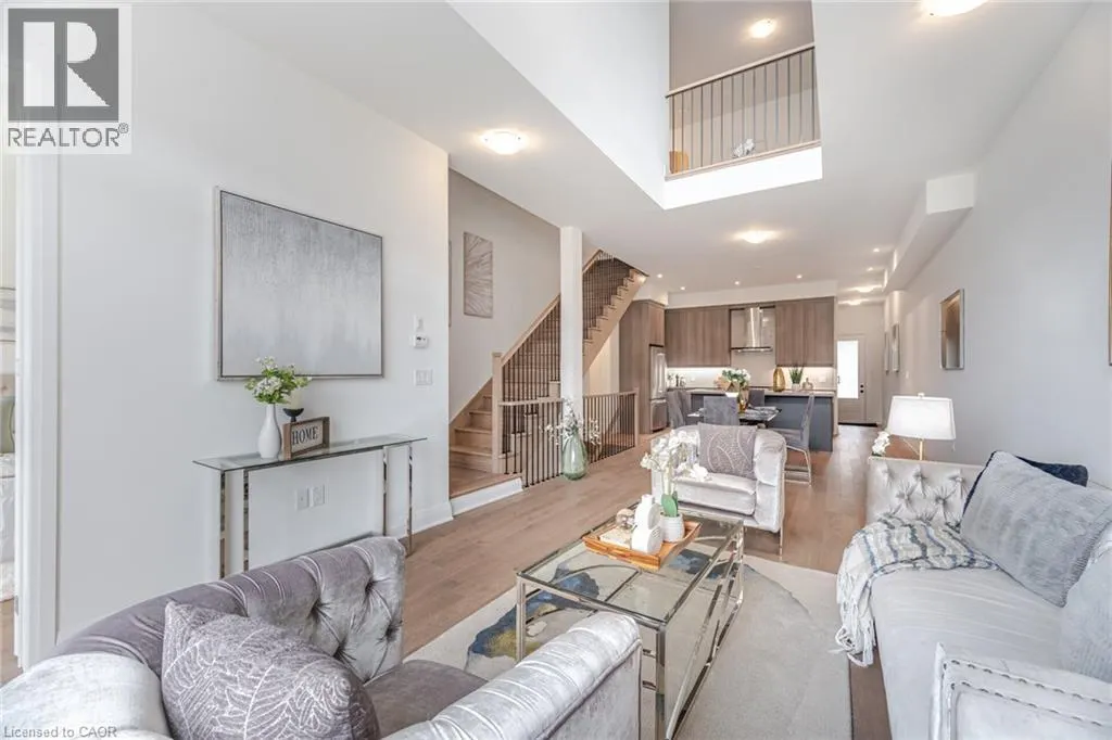 8 LOIS TORRANCE Trail