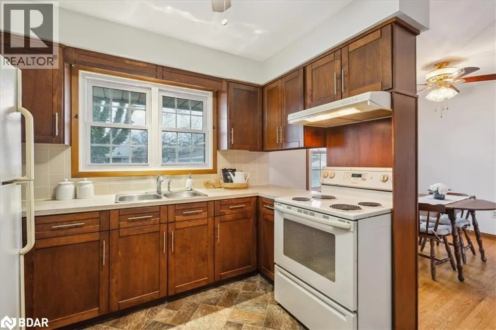 297 LAKESHORE Street