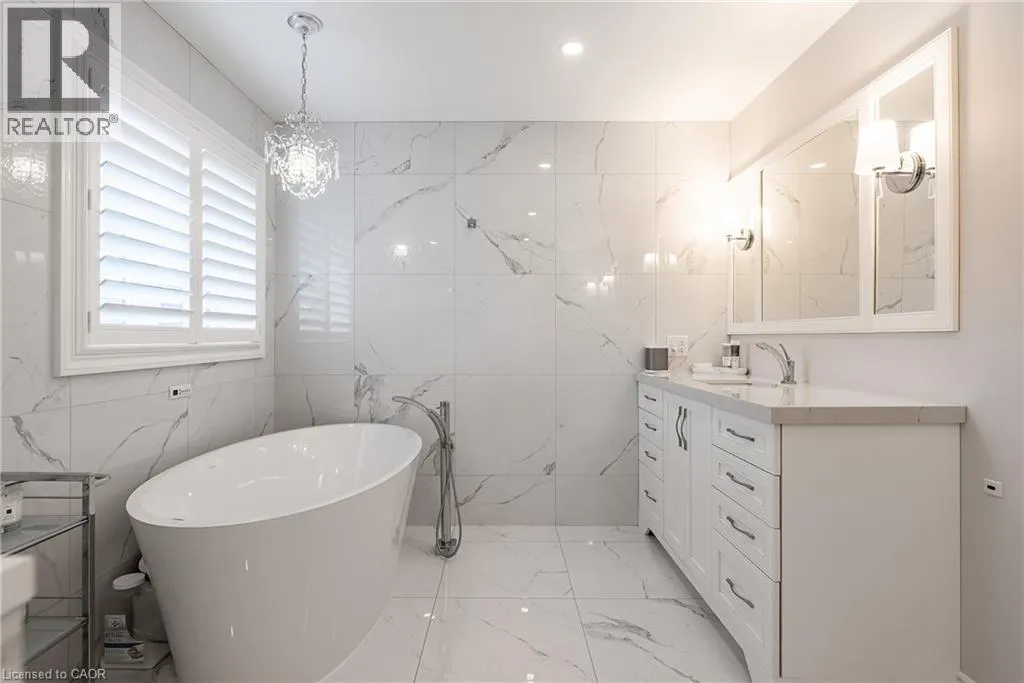 2124 BLACKFOREST Crescent