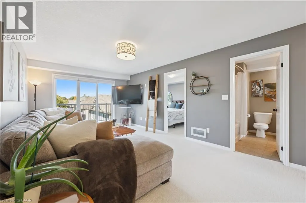 35 MOUNTFORD Drive Unit# 22, #22