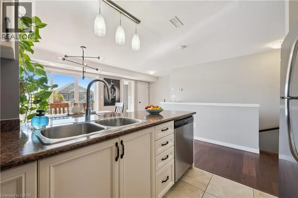 35 MOUNTFORD Drive Unit# 22, #22