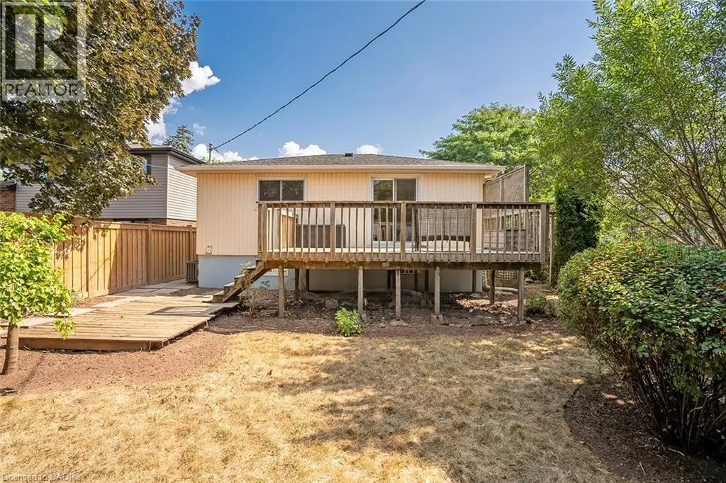 652 ARDLEIGH Crescent