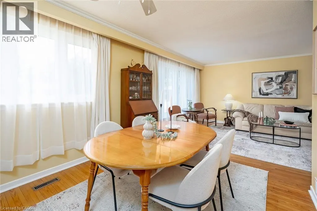 652 ARDLEIGH Crescent