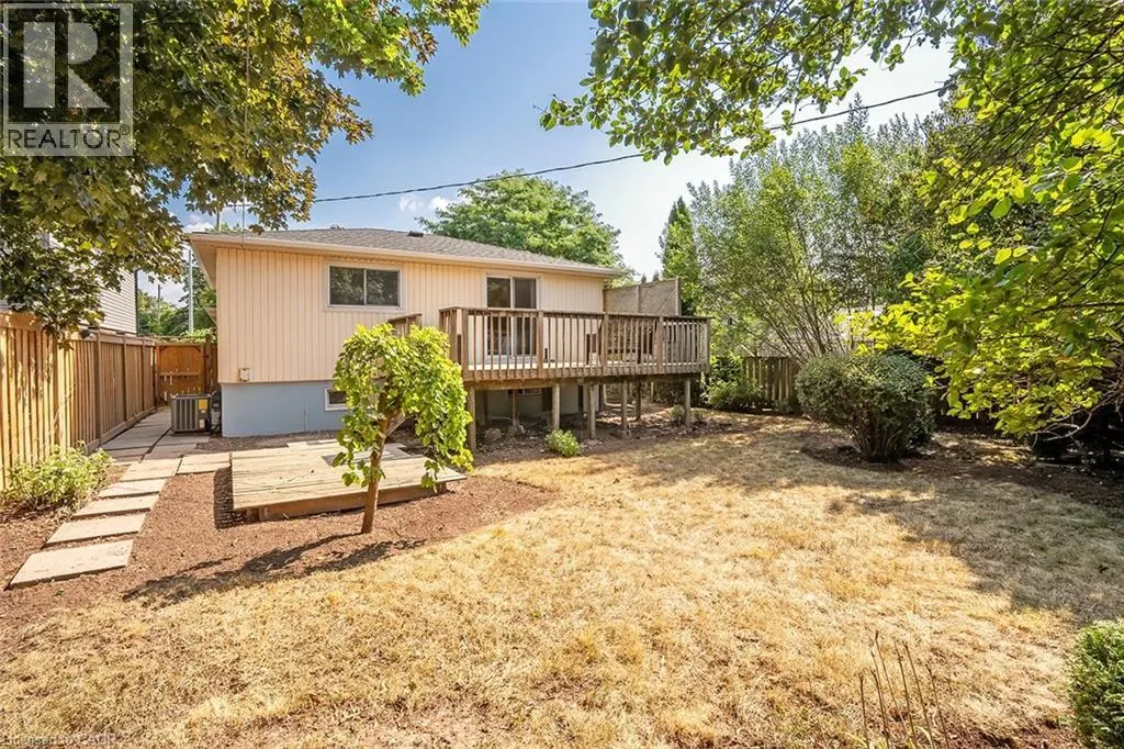 652 ARDLEIGH Crescent