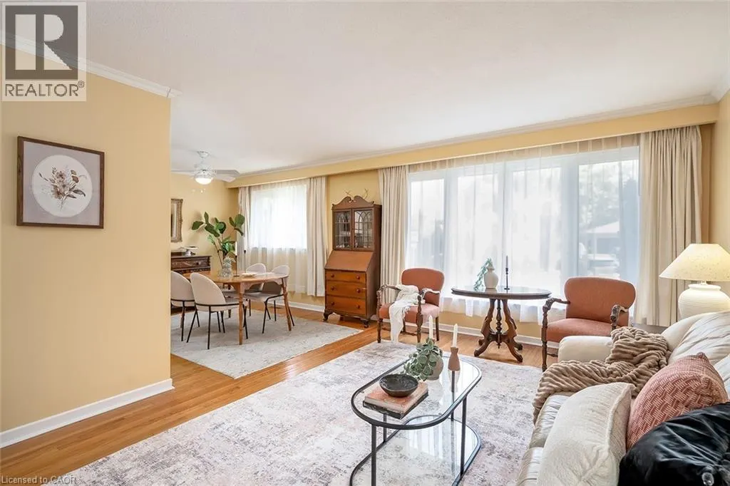 652 ARDLEIGH Crescent