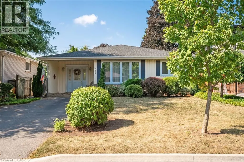 652 ARDLEIGH Crescent