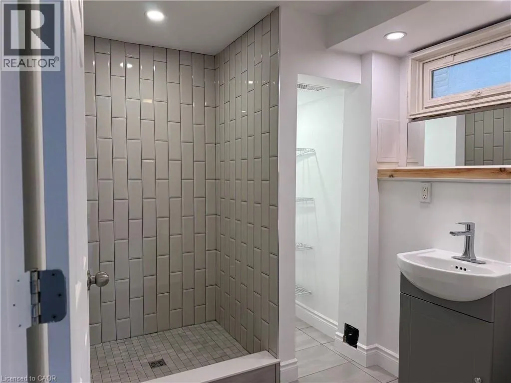 132 PROSPERITY Drive Unit# LOWER, #LOWER