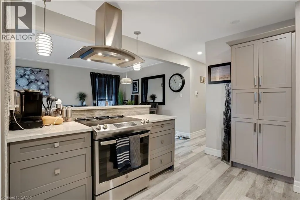 111 FRANKLIN Street N