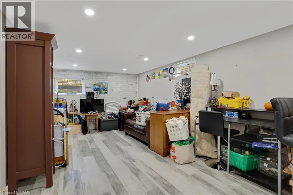 111 FRANKLIN Street N