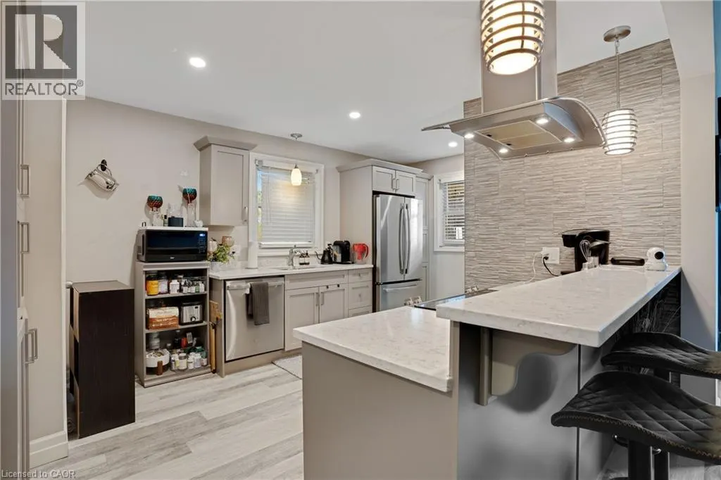 111 FRANKLIN Street N