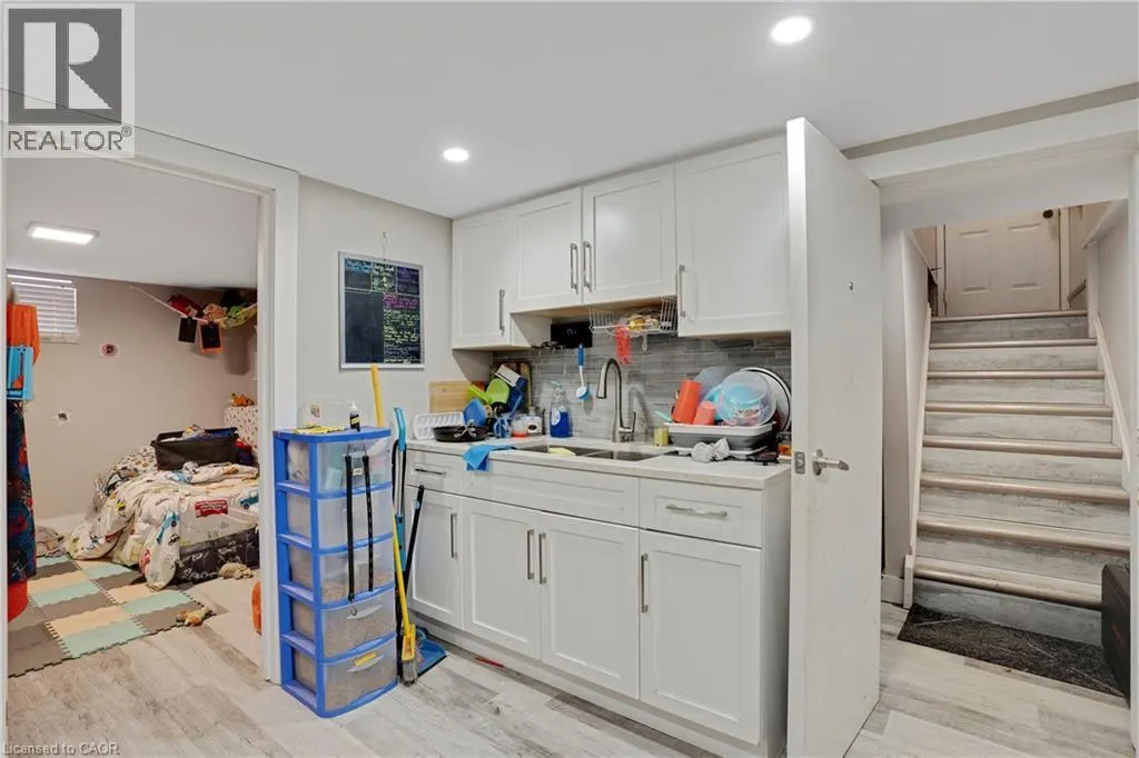 111 FRANKLIN Street N