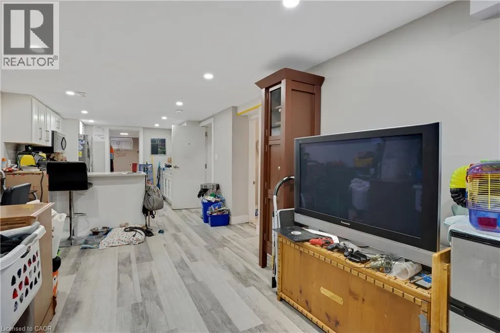 111 FRANKLIN Street N