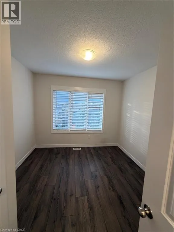 148 ROCHEFORT Street Unit# E, #E