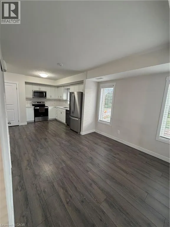 148 ROCHEFORT Street Unit# E, #E