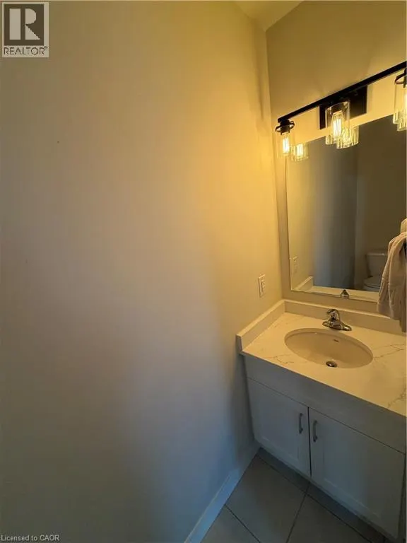 148 ROCHEFORT Street Unit# E, #E