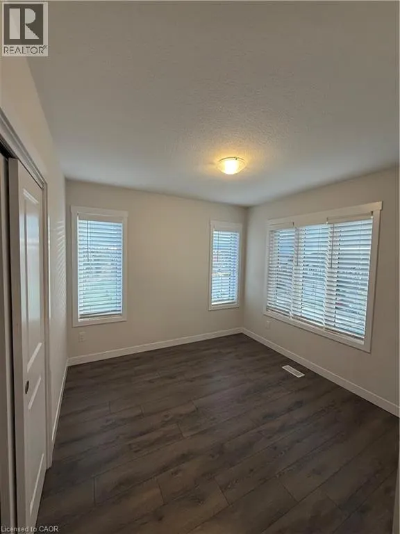 148 ROCHEFORT Street Unit# E, #E