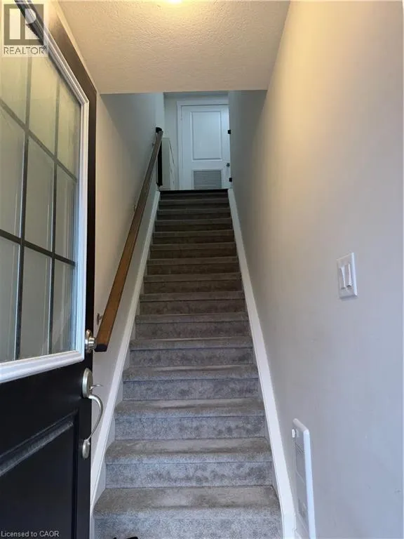 148 ROCHEFORT Street Unit# E, #E