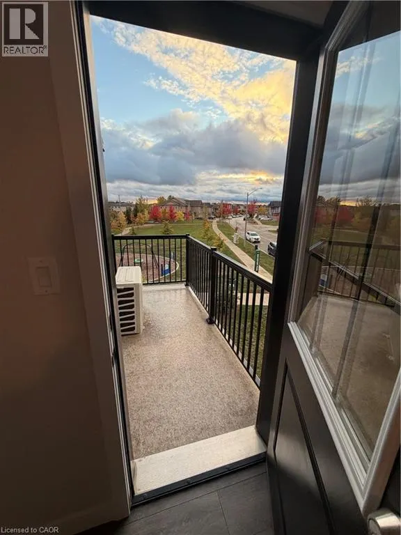 148 ROCHEFORT Street Unit# E, #E