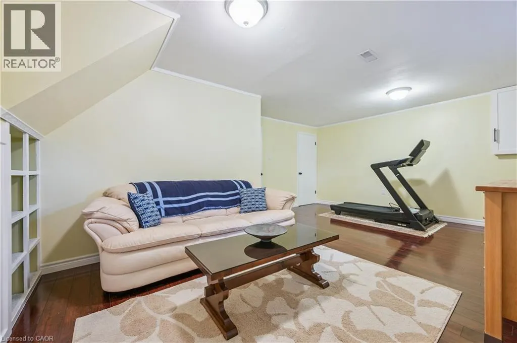 29 SHADYBROOK Crescent