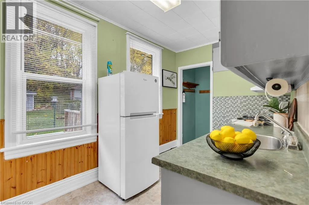 124 ELIZABETH Street