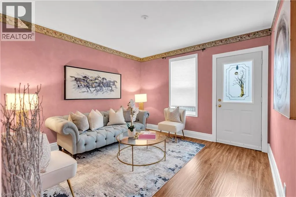 124 ELIZABETH Street