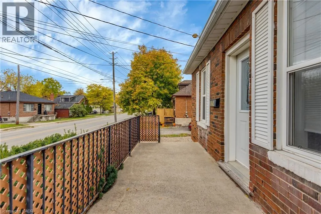 124 ELIZABETH Street