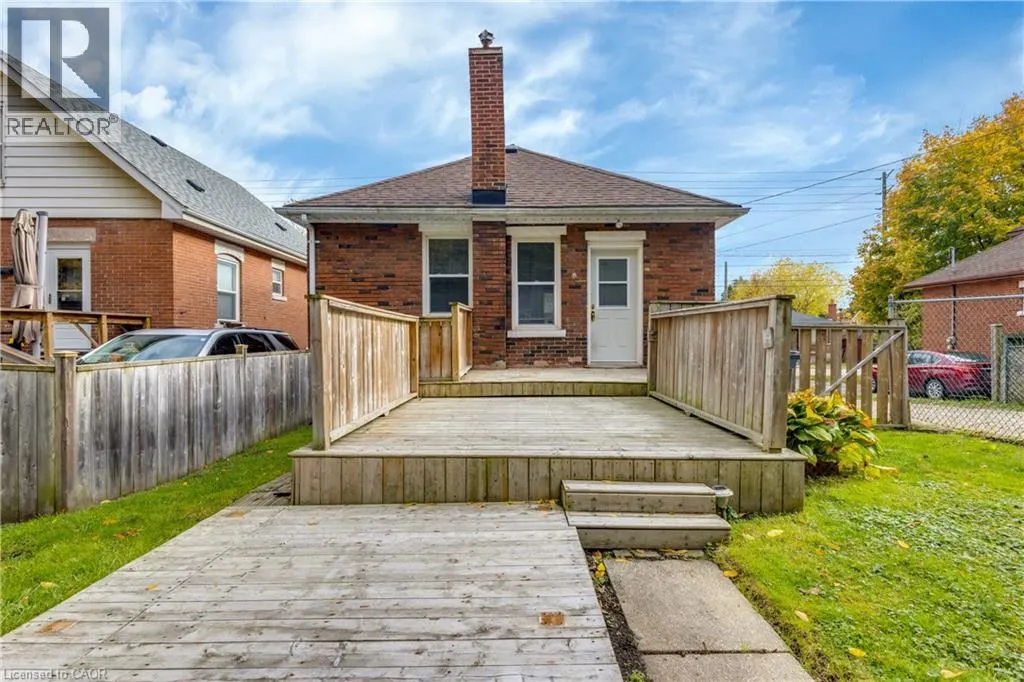 124 ELIZABETH Street