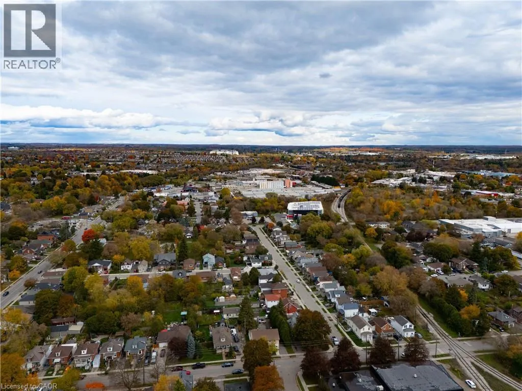 124 ELIZABETH Street