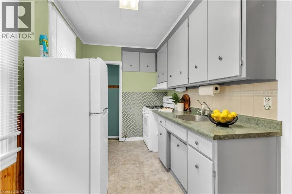 124 ELIZABETH Street