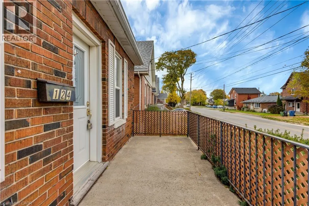 124 ELIZABETH Street