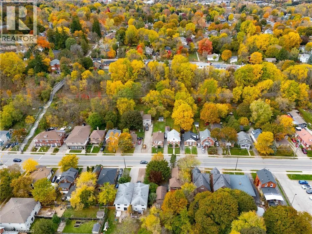 124 ELIZABETH Street