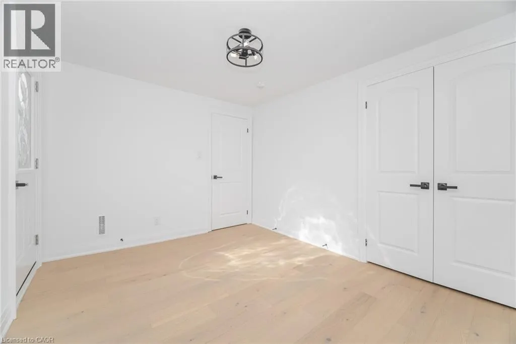 285 CHARLTON Avenue W