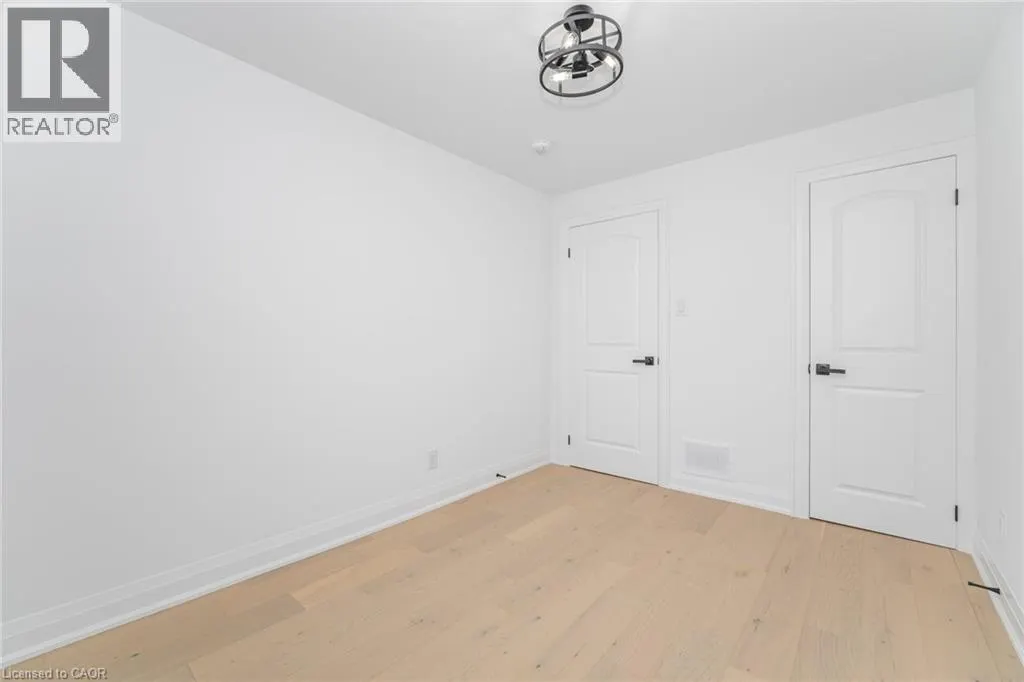 285 CHARLTON Avenue W