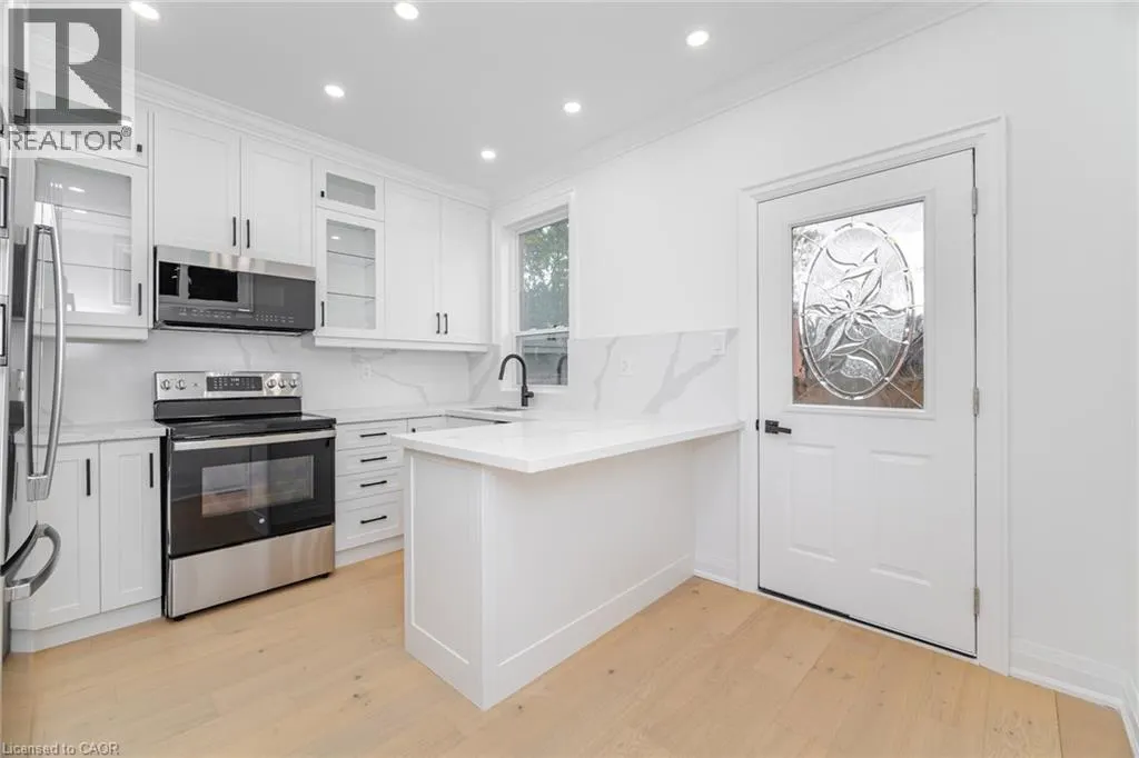 285 CHARLTON Avenue W