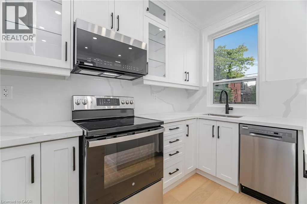 285 CHARLTON Avenue W