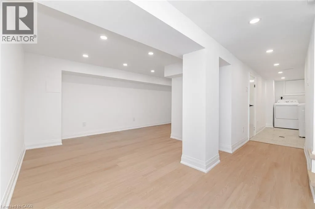 285 CHARLTON Avenue W