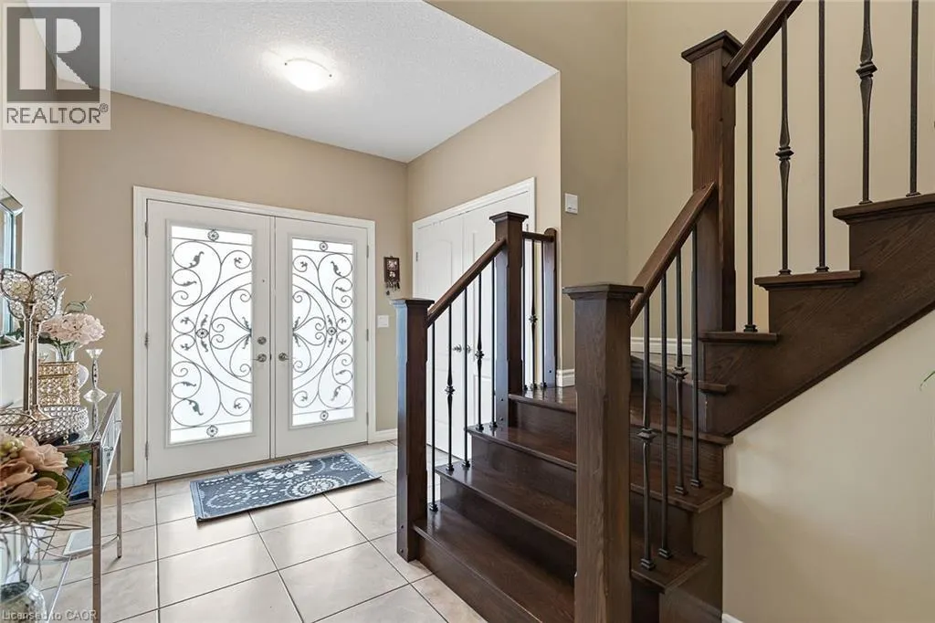 113 COULING Crescent Unit# UPPER, #UPPER