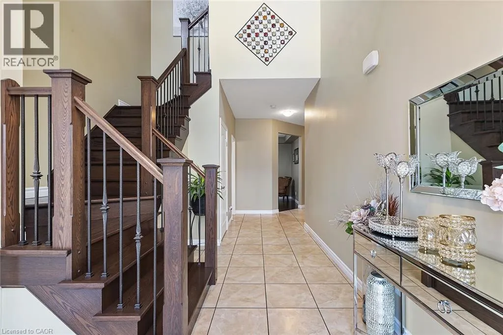 113 COULING Crescent Unit# UPPER, #UPPER