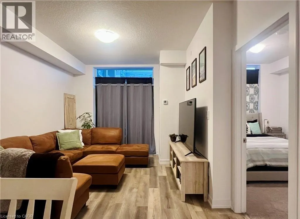 470 DUNDAS Street E Unit# 215, #215