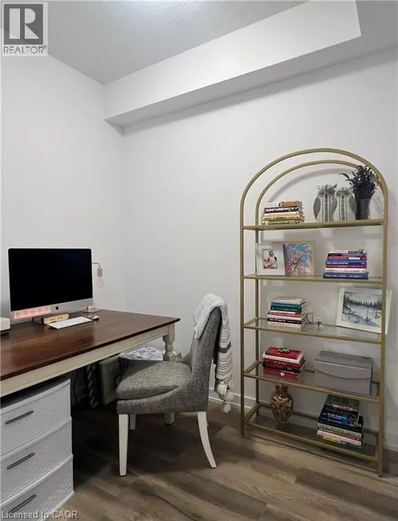 470 DUNDAS Street E Unit# 215, #215