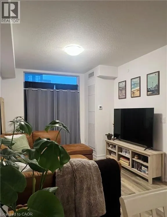 470 DUNDAS Street E Unit# 215, #215