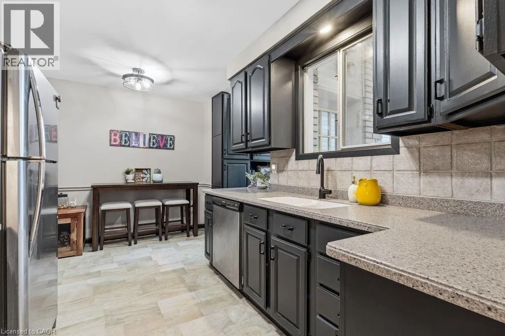 5119 CHERRYHILL Crescent