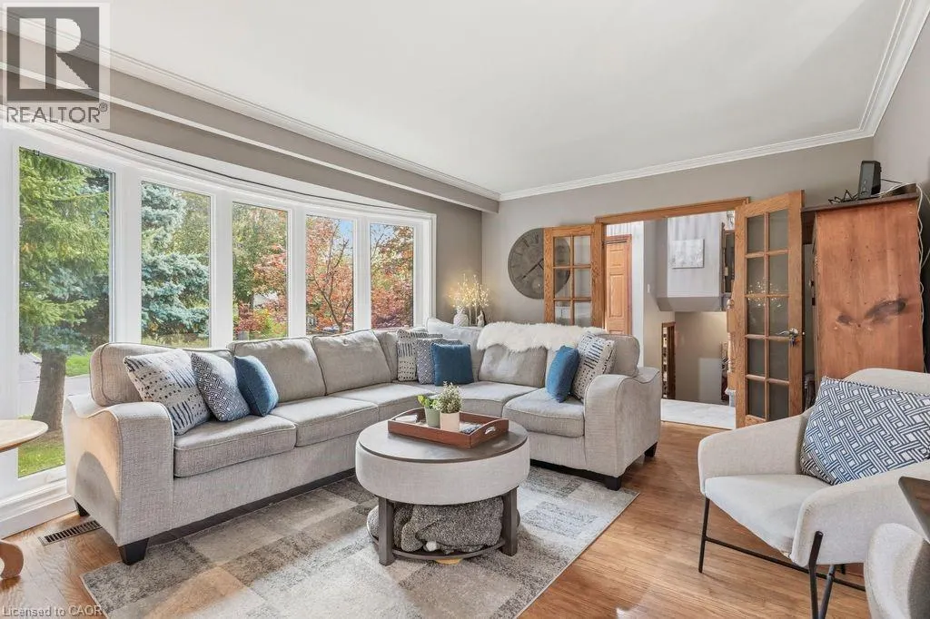 5119 CHERRYHILL Crescent