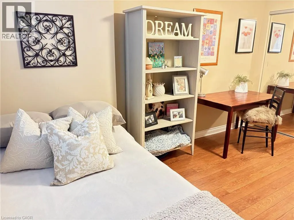 5119 CHERRYHILL Crescent