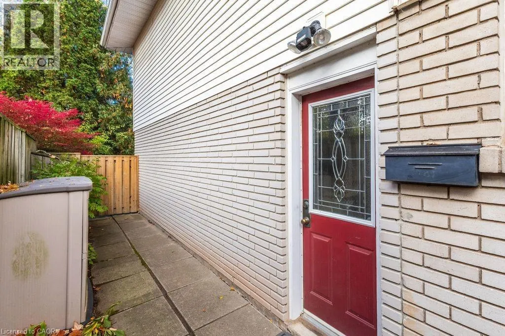 5119 CHERRYHILL Crescent