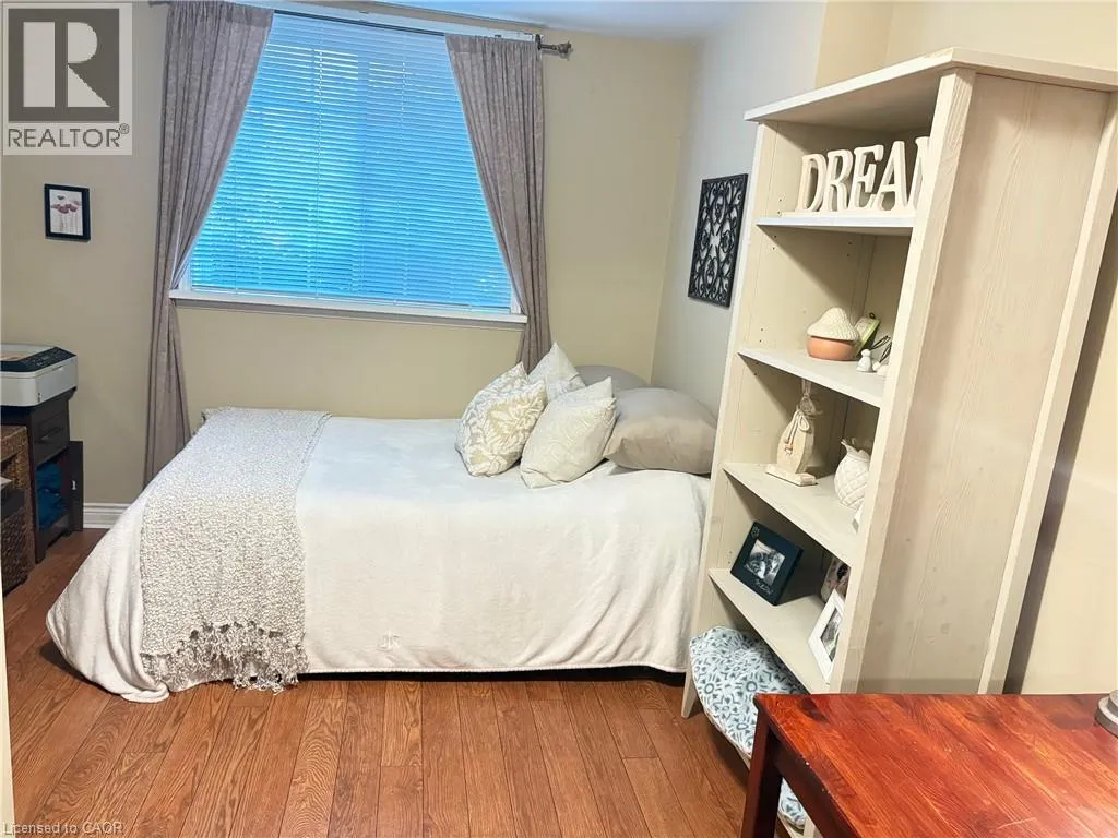 5119 CHERRYHILL Crescent